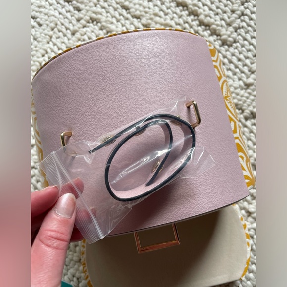 Vlando | Pink Yellow Faux Leather Jewelry Case - Picture 6 of 16